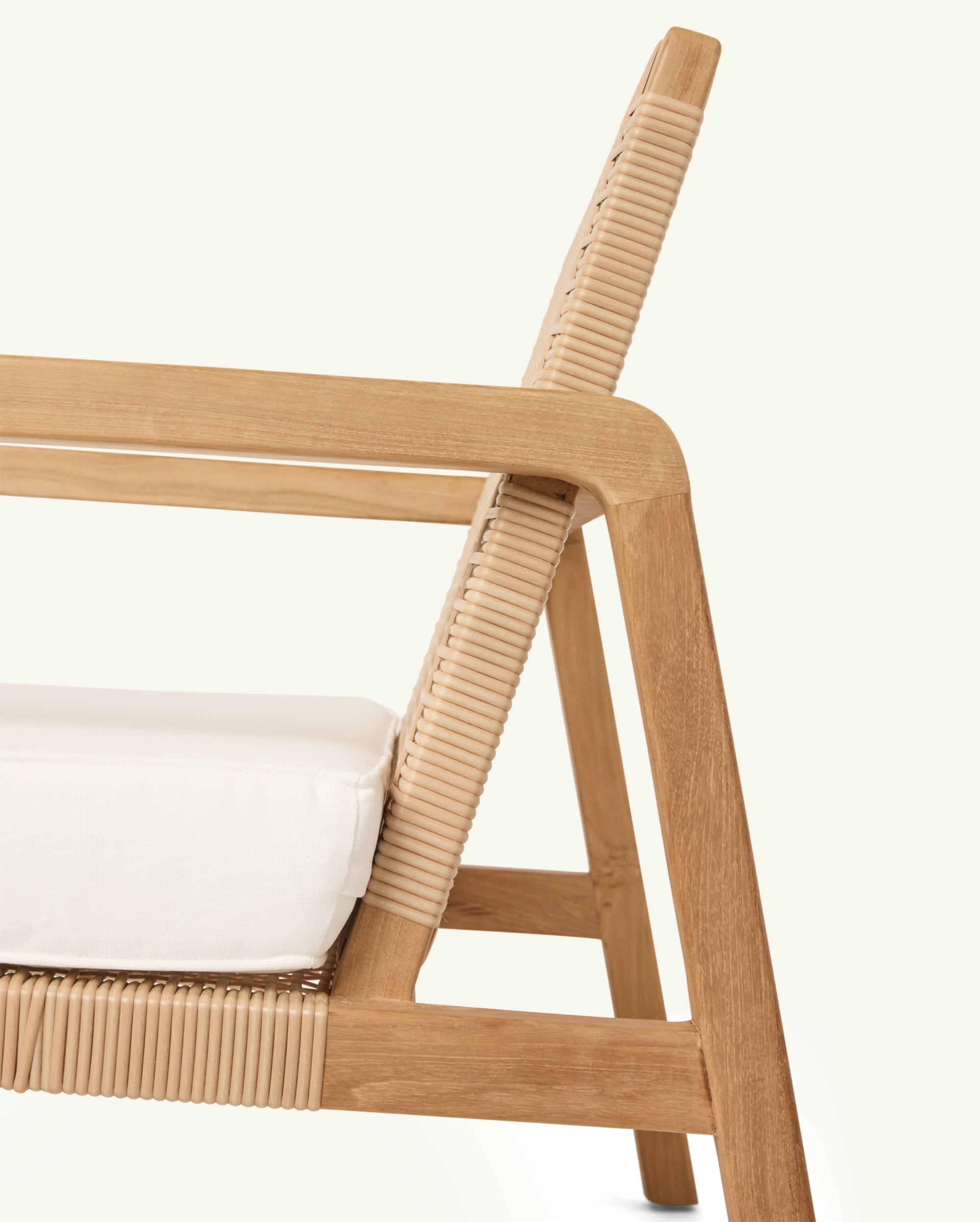 lounge by pure salt
