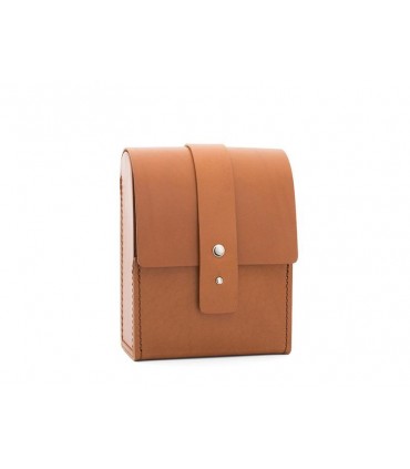 Mühle rt5 rousse de voyage TRAVEL (vide), cuir de vachette camel. Dim: 16,5x13,5x 6 cm Poids : 240 g.